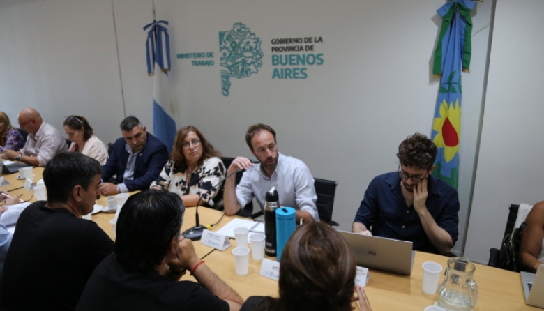 Este lunes reabren las paritarias de estatales, docentes y judiciales de la provincia de Buenos Aires