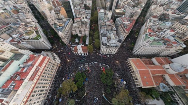 Miles de personas salieron a las calles de todo el país para defender la educación pública