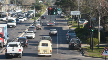 La “onda verde” en el Camino Centenario de La Plata redujo 40 % el tiempo de viaje en hora pico