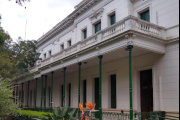 Docentes universitarios de La Plata realizan un nuevo paro
