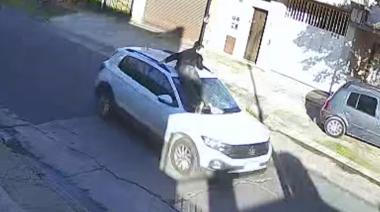 Podrían inhabilitar para conducir a la mujer que arrastró a un hombre por las calles de Hurlingham