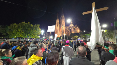 El Arzobispo de La Plata celebró el "Vía Crucis de la Esperanza"