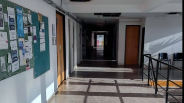 Docentes universitarios de La Plata llevan adelante la primera jornada del paro de 48 horas convocada para esta semana