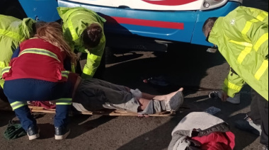 Un motociclista chocó con un micro de la empresa TALP en La Plata