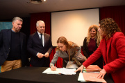 Histórico: Junto a Alak, empresas de La Plata firmaron las escrituras del Parque Industrial II