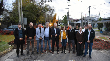 Alak recorrió el inicio de obras en Villa Elisa