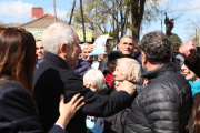 “Sigamos con obras”, dijo Alak en una recorrida por la zona norte de La Plata