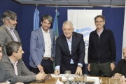 El presidente de ABSA y Julio Alak rubricaron el compromiso de avanzar en el recambio de cañerías y cierres de malla para La Plata