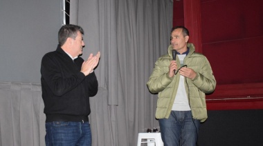 Guillermo Escudero y Gabriel Mariotto participaron de la proyección de un documental del Padre Mujica en La Plata