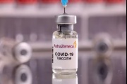 AstraZeneca admitió que su vacuna contra el COVID-19 podría inducir un efecto secundario raro: dialogamos con una especialista de La Plata
