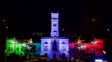 Iluminaron el Palacio Municipal de La Plata en homenaje a Italia y a sus inmigrantes