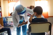 Un ministro bonaerense aseguró que el “pase sanitario debería requerirse también en las escuelas”