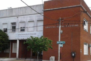 Personal del Hospital "Horacio Cestino" de Ensenada halló un feto sobre la vereda del centro de salud