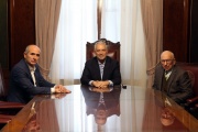 Julio Alak, Martín López Armengol y Francisco Gliemmo avanzaron en la articulación entre el Municipio y la Planta de Alimentos de la UNLP