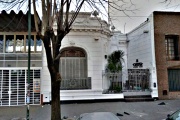 Violencia, piedrazos y disturbios: otra vez el controvertido boliche La Casona desató la ira de vecinos de La Plata