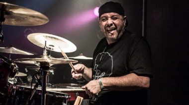 El histórico baterista de Almafuerte cayó muerto mientras tocaba en un recital este fin de semana