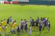 Video: durante un amistoso entre Quilmes y Chacarita los jugadores protagonizaron una batalla campal