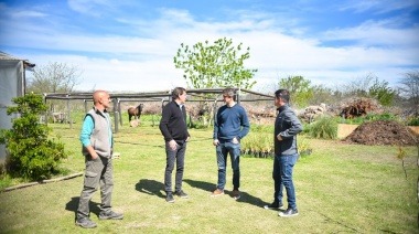 Julio Garro firmó un convenio con HTH Arquitectura en beneficio del Parque Ecológico de La Plata