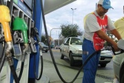 Los propietarios de estaciones de servicio buscan bajar la comisión de las tarjetas de crédito