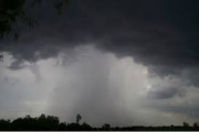 Alerta por tormenta y caída de granizo en La Plata