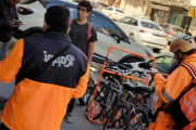 Repartidores de Rappi de La Plata reclaman mejoras en los pagos y que la compañía "no abra más cuentas"