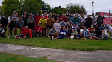 Un grupo de vecinos de La Plata fundó El Palihue FC, entrenan en la plaza del barrio y ya forman parte de una Liga Amateur