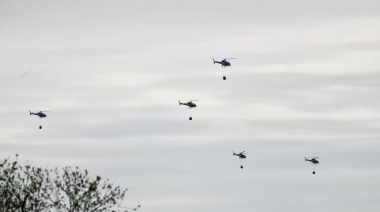 Cinco helicópteros fueron grabados en La Plata mientras volaban a baja altura y generaron revuelo entre los vecinos