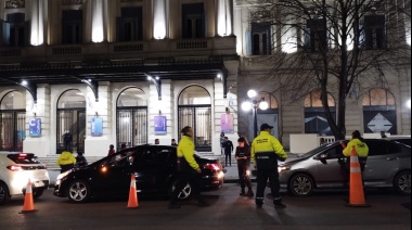 Agentes municipales de La Plata desplegaron controles de tránsito en Villa Elisa y Plaza San Martín