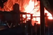 Se incendió una casilla en La Plata y un hombre sufrió quemaduras
