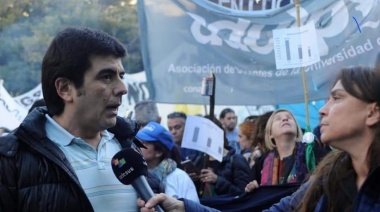 Los docentes universitarios podrían quedarse sin "reaseguro salarial" y desde ADULP criticaron a la conducción de la CONADU