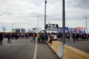 Organizaciones sociales realizaron una protesta nacional que en La Plata tuvo su epicentro en la subida de la Autopista