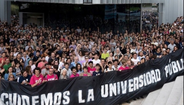 Milei quiere evitar el costo del ajuste en educación acusando a las universidades de falta de transparencia