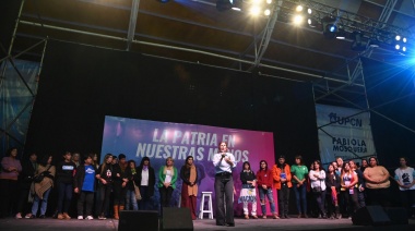 Saintout encabezó un plenario en La Plata ante más de 2500 mujeres: "El peronismo siempre encontró la salida en los barrios, con el otro, con la otra"