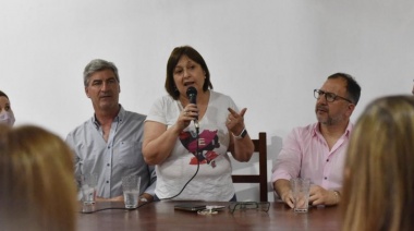 En La Plata Graciela Ocaña  dialogó con adultos mayores y mantuvo un encuentro con comerciantes de City Bell