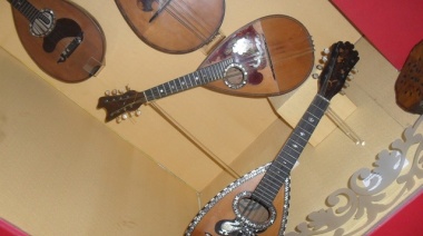 ¿Sabías que el único museo de instrumentos musicales de la Argentina está en La Plata?: entrevista a su coordinadora Margarita Bouzenard