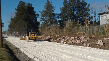 La Secretaría de Obras y Servicios Públicos de La Plata avanza con trabajos en la avenida 131 desde 514 a 520