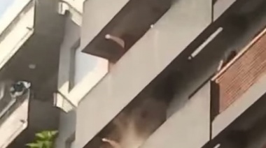 Un edificio de La Plata sufrió un incendio y hubo evacuados