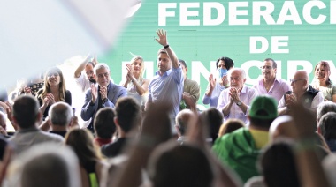 Kicillof encabezó un acto por el Día de los y las Trabajadoras Municipales