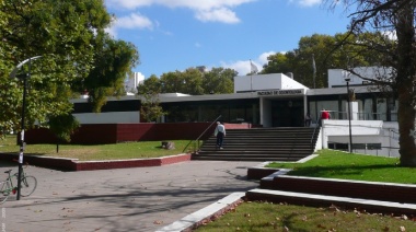 La Federación Universitaria de La Plata reclamó que se investigue por abuso sexual a un docente de la Facultad de Odontología