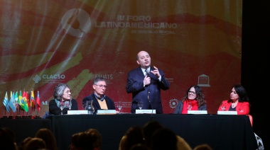 Tauber participó de un panel en el Foro Latinoamericano de Trabajo Social
