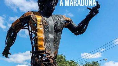 Un artista de Punta Indio realizó un monumento de Diego Armando Maradona que mide tres metros y medio