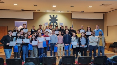 En Ensenada entregaron certificados a alumnos por la Capacitación de Mantenimiento Industrial que dictaron la UTN y Copetro
