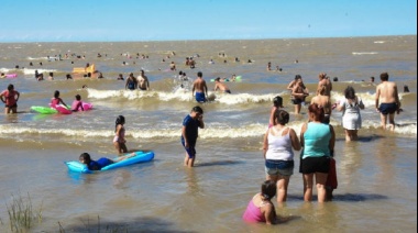 Berisso inauguró su temporada de playas en el balneario municipal, Palo Blanco, Isla Paulino y La Balandra