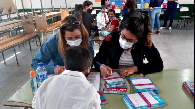 En la "Semana de la vacunación bonaerense" inmunizaron a 100 niños y niñas de la Escuela Primaria Nº 73