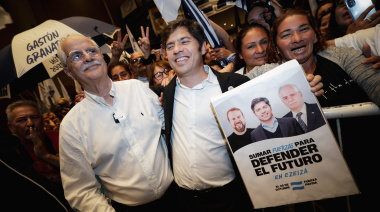 Kicillof encabezó un acto en Ezeiza junto al candidato de Fuerza Patria, Jorge Taiana