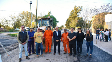 Alak participó del comienzo del Plan de Obras Públicas y Mantenimiento Urbano en Ángel Etcheverry