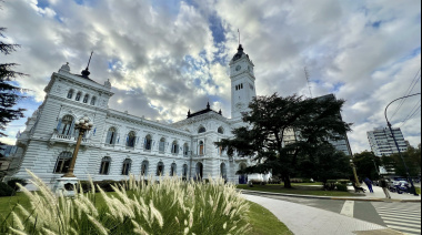 Los trabajadores municipales de La Plata recibirán un aumento del 5 %