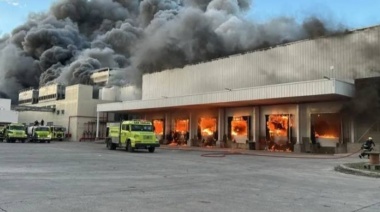 Apuntan a un desperfecto eléctrico como la causa del incendio en el Frigorífico Gorina