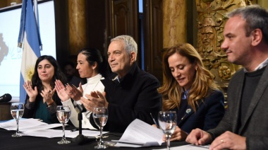 En La Plata anunciaron nuevas becas, acuerdos y subsidios para distintas iniciativas vinculadas con los niños, niñas y adolescentes