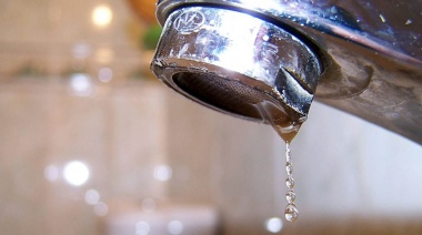 Persisten los problemas de agua en varias localidades de La Plata y piden que el gobierno intervenga a la empresa ABSA